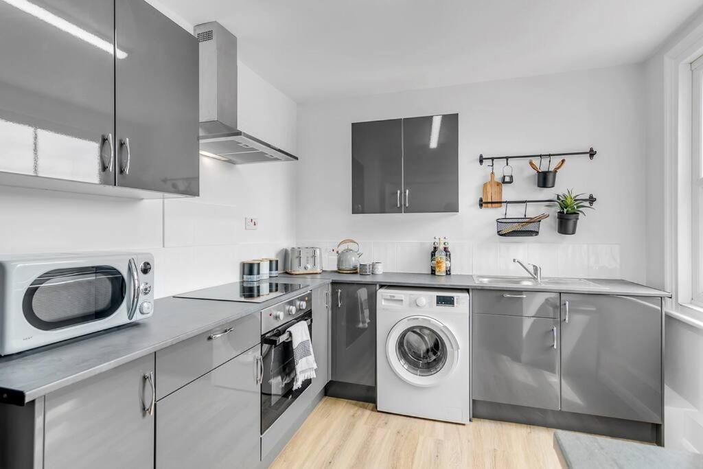 1-Bed Seaside Apartment With Parking Cromer Eksteriør bilde