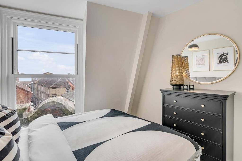 1-Bed Seaside Apartment With Parking Cromer Eksteriør bilde