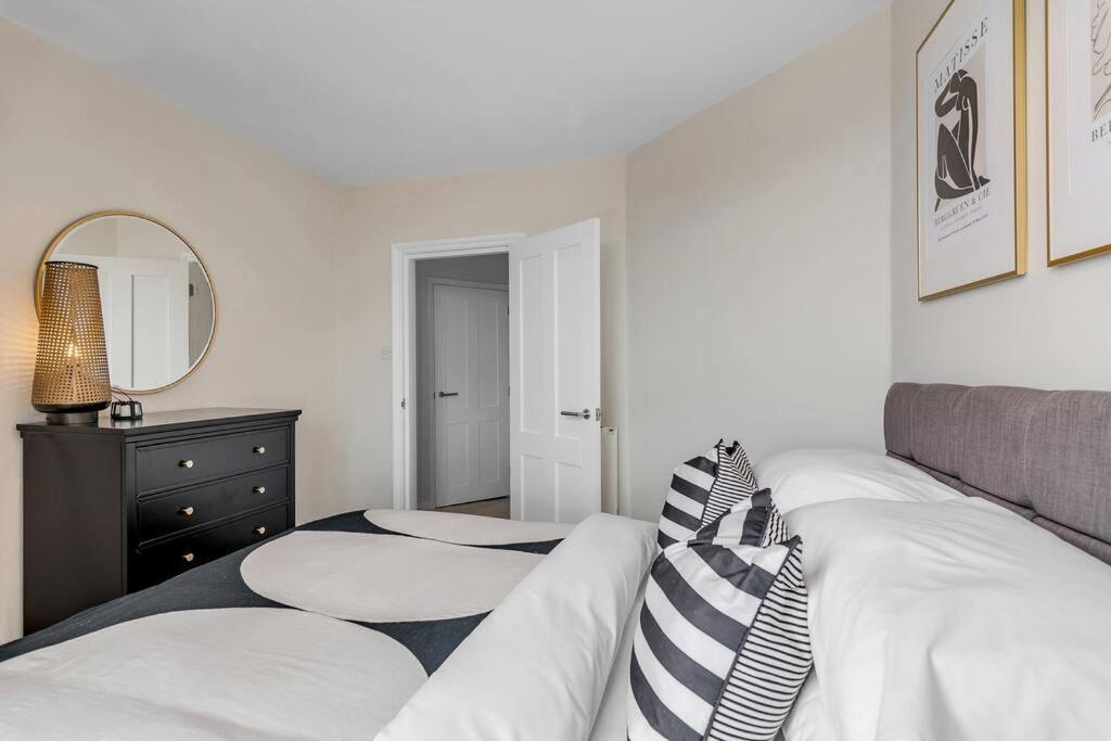 1-Bed Seaside Apartment With Parking Cromer Eksteriør bilde