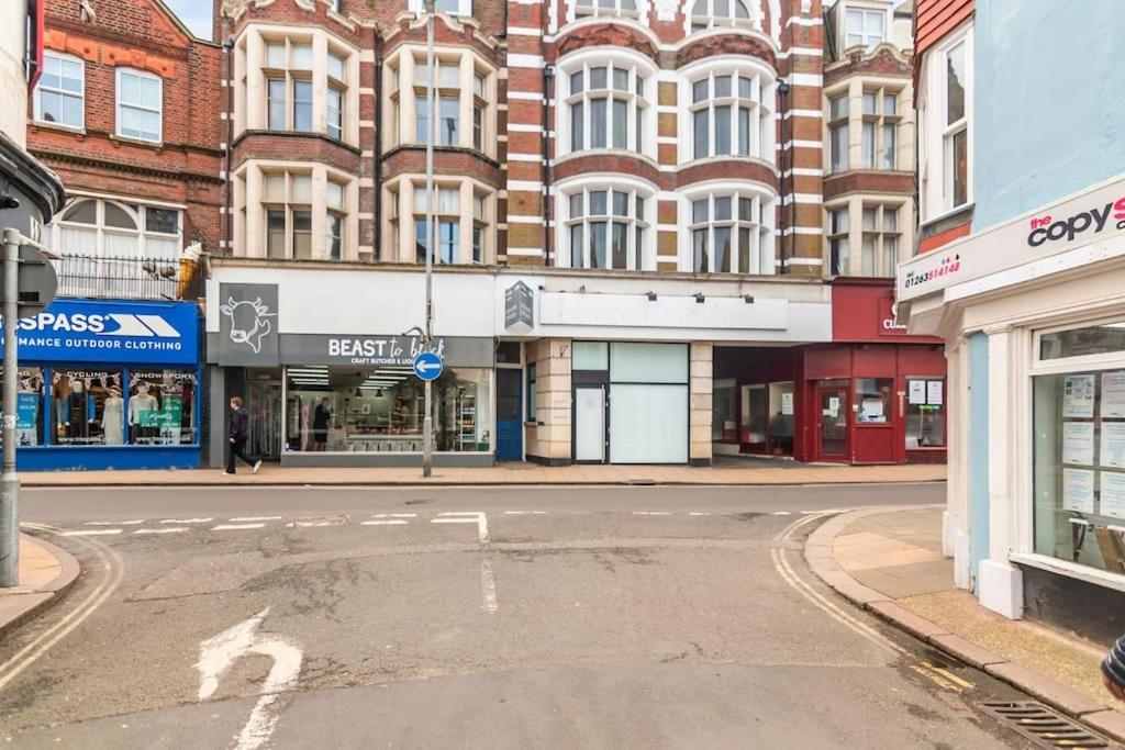 1-Bed Seaside Apartment With Parking Cromer Eksteriør bilde